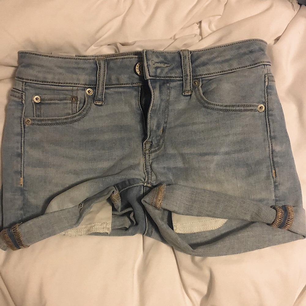 american eagle light wash jean shorts
